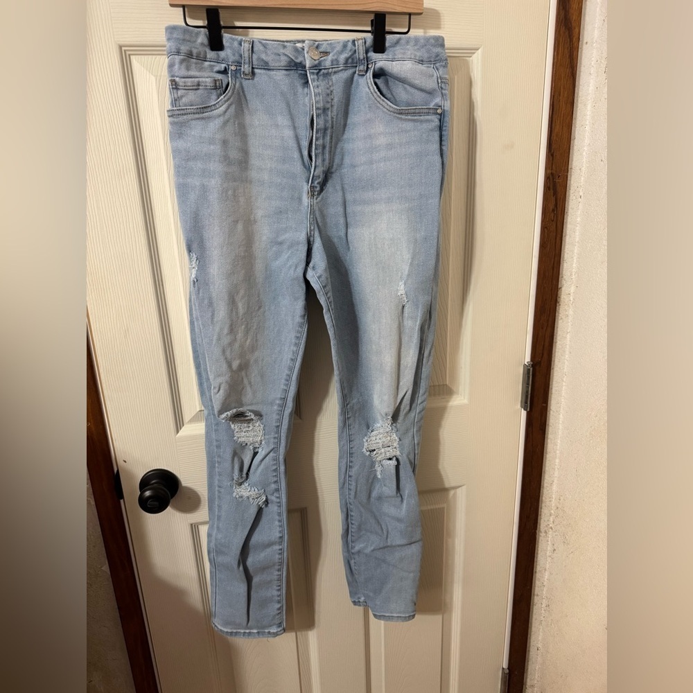 Refuge Light Blue Distressed Skinny Jeans in great condition Size 13